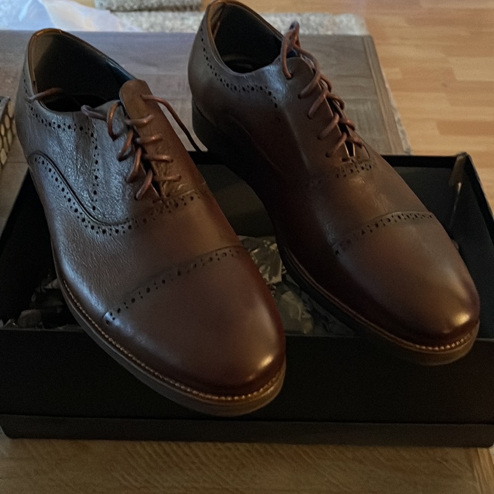 Mens brand new size 9.5 brown leather dress shoes
